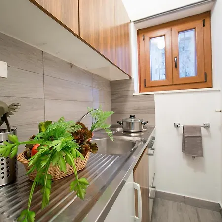 Center - Happy Apartment